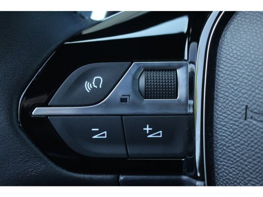 Peugeot 2008 1.2 Hybrid 145 PK Style | Climate & Cruise C. | CarPlay | Park Assist | Navigatie | LED | DAB + |... ActivLease financial lease