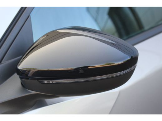 Peugeot 2008 1.2 Hybrid 145 PK Style | Climate & Cruise C. | CarPlay | Park Assist | Navigatie | LED | DAB + |... ActivLease financial lease