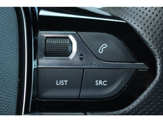 Peugeot 208 1.2 GT Aut. | Camera | Half Leder | CarPlay | Climate & cruise C. | LED | 17" | Camera | Half Led... ActivLease financial lease