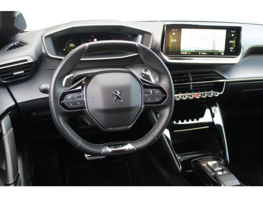 Peugeot 208 1.2 GT Aut. | Camera | Half Leder | CarPlay | Climate & cruise C. | LED | 17" | Camera | Half Led... ActivLease financial lease