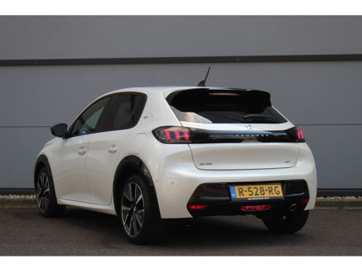 Peugeot 208 1.2 GT Aut. | Camera | Half Leder | CarPlay | Climate & cruise C. | LED | 17" | Camera | Half Led... ActivLease financial lease
