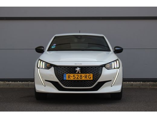 Peugeot 208 1.2 GT Aut. | Camera | Half Leder | CarPlay | Climate & cruise C. | LED | 17" | Camera | Half Led... ActivLease financial lease