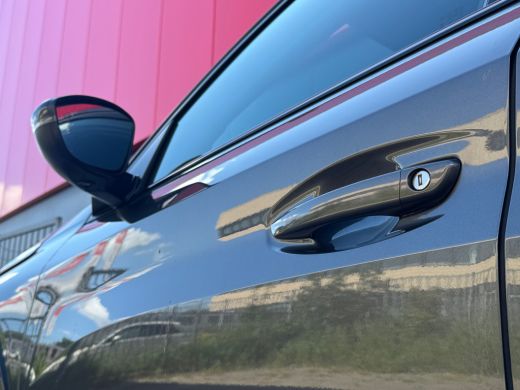Peugeot 208 1.2 PureTech GT ActivLease financial lease