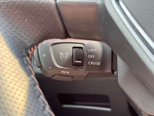 Peugeot 5008 1.6 GT Pack Business 7P | Focal | Panoramadak | Stoelverwarming | Elektrische kofferbak | Navigatie ActivLease financial lease