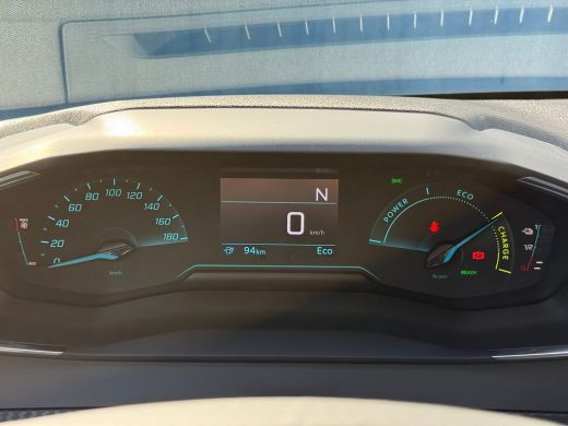 Peugeot e-208 Business, (2025-H0) Achteruitrijcamera | Cruise control | Keyless | Standkachel | Apple carplay &... ActivLease financial lease