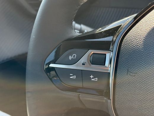 Peugeot e-208 Business, (2025-H0) Achteruitrijcamera | Cruise control | Keyless | Standkachel | Apple carplay &... ActivLease financial lease