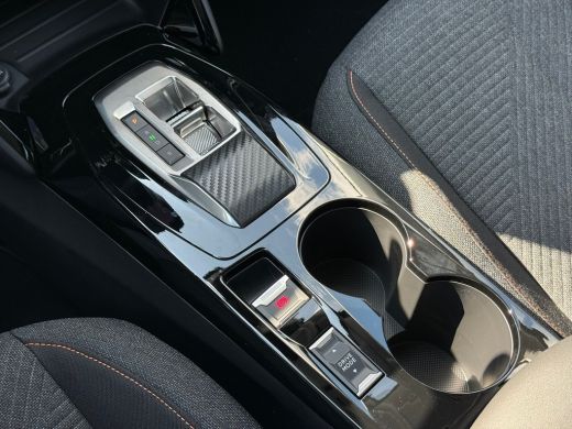 Peugeot e-208 Business, (2025-H0) Achteruitrijcamera | Cruise control | Keyless | Standkachel | Apple carplay &... ActivLease financial lease