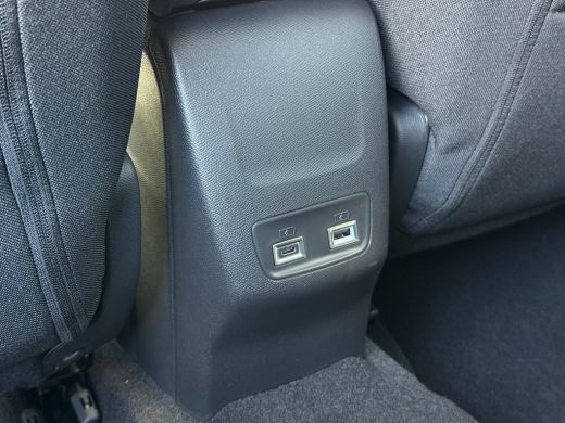 Peugeot e-208 Business, (2025-H0) Achteruitrijcamera | Cruise control | Keyless | Standkachel | Apple carplay &... ActivLease financial lease