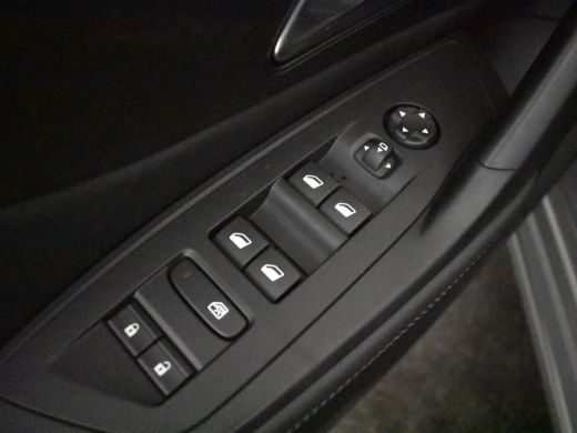 Peugeot e-308 Allure EV 54 kWh | 1e eigenaar | Apple carplay | Achteruitrijcamera | Keyless | Navigatie | SToel... ActivLease financial lease