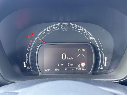 Toyota Aygo 1.0 VVT-i S-CVT **AUTOMAAT/ ADAPTIEF CRUISE CONTROL/ APPLE CARPLAY** ActivLease financial lease
