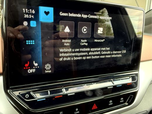 Volkswagen ID.4 Family 77 kWh SOH 91.7%, Panoramadak, Trekhaak, Camera, Stoelverwarming ActivLease financial lease
