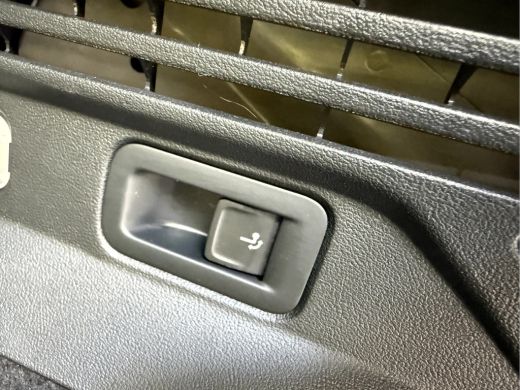 Volkswagen ID.4 Family 77 kWh SOH 91.7%, Panoramadak, Trekhaak, Camera, Stoelverwarming ActivLease financial lease