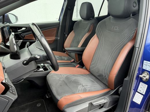 Volkswagen ID.4 SOH 93.6% Family 77 kWh Panoramadak Warmtepomp Adapt.Cruise Carplay ActivLease financial lease