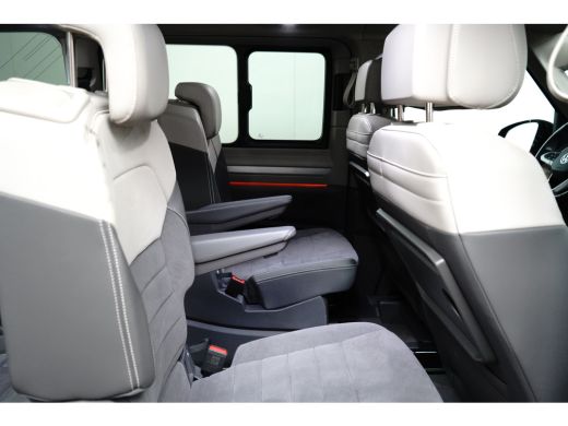 Volkswagen Multivan 1.4 eHybrid 218 pk life 7pers. | Achteruitrijcamera | Apple Carplay | Stoelverwarming | ActivLease financial lease