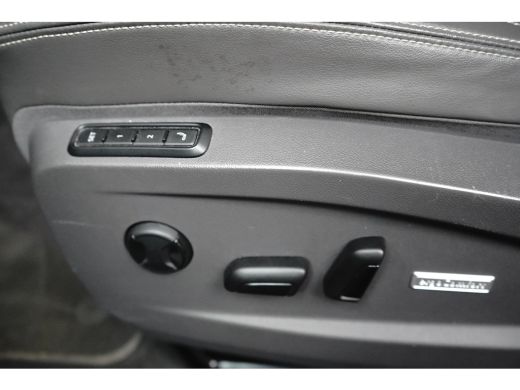Volkswagen Multivan 1.4 eHybrid 218 pk life 7pers. | Achteruitrijcamera | Apple Carplay | Stoelverwarming | ActivLease financial lease