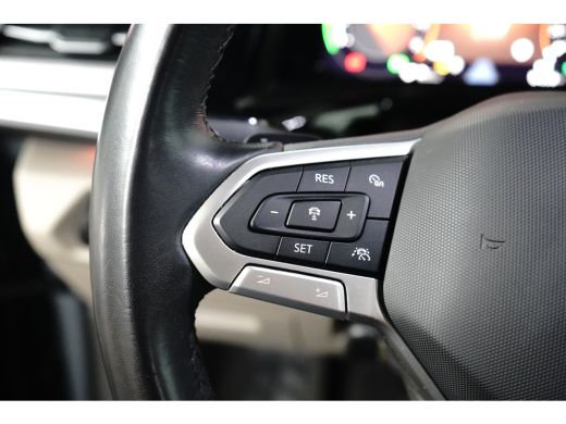 Volkswagen Multivan 1.4 eHybrid 218 pk life 7pers. | Achteruitrijcamera | Apple Carplay | Stoelverwarming | ActivLease financial lease