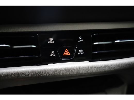 Volkswagen Multivan 1.4 eHybrid 218 pk life 7pers. | Achteruitrijcamera | Apple Carplay | Stoelverwarming | ActivLease financial lease