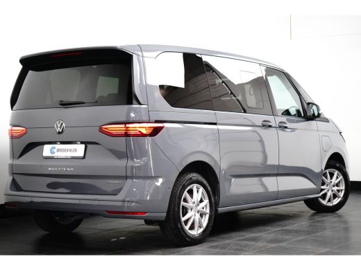 Volkswagen Multivan 1.4 eHybrid 218 pk life 7pers. | Achteruitrijcamera | Apple Carplay | Stoelverwarming | ActivLease financial lease