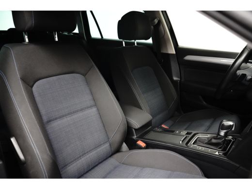 Volkswagen Passat Variant 1.4 TSI PHEV GTE Business | ACC | Stoelverwarming | Camera | LED Matrix | 17'' | | Achter... ActivLease financial lease