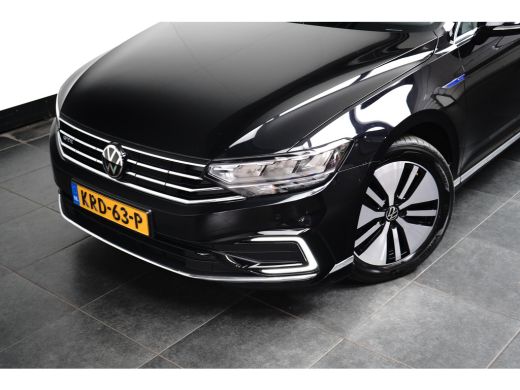Volkswagen Passat Variant 1.4 TSI PHEV GTE Business | ACC | Stoelverwarming | Camera | LED Matrix | 17'' | | Achter... ActivLease financial lease