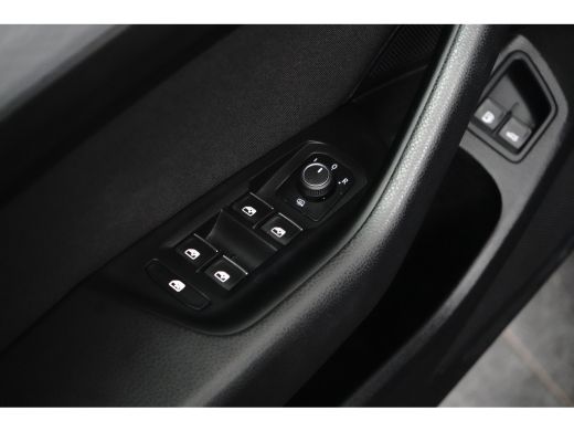 Volkswagen Passat Variant 1.4 TSI PHEV GTE Business | ACC | Stoelverwarming | Camera | LED Matrix | 17'' | | Achter... ActivLease financial lease