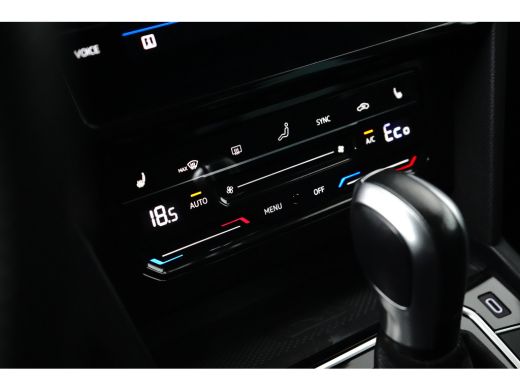 Volkswagen Passat Variant 1.4 TSI PHEV GTE Business | ACC | Stoelverwarming | Camera | LED Matrix | 17'' | | Achter... ActivLease financial lease