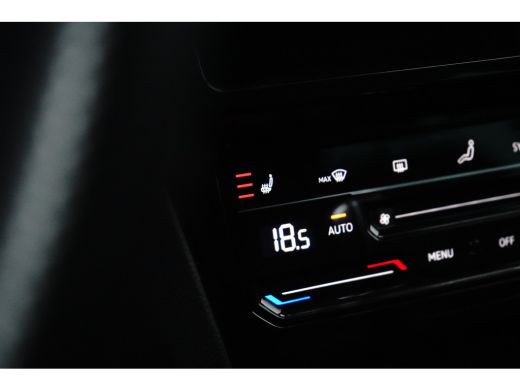 Volkswagen Passat Variant 1.4 TSI PHEV GTE Business | ACC | Stoelverwarming | Camera | LED Matrix | 17'' | | Achter... ActivLease financial lease