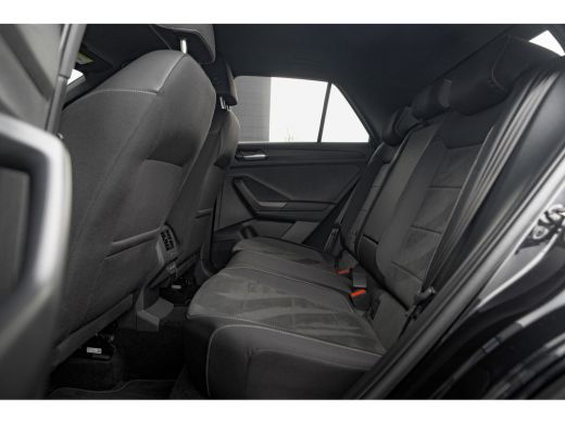 Volkswagen T-Roc 1.5 TSI 150pk R-Line Edition DSG | Trekhaak | Camera | Apple Carplay | ActivLease financial lease