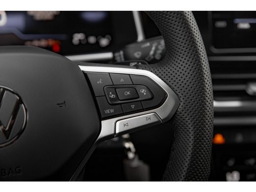 Volkswagen T-Roc 1.5 TSI 150pk R-Line Edition DSG | Trekhaak | Camera | Apple Carplay | ActivLease financial lease