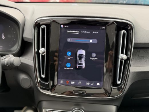 Volvo  C40 Recharge Plus 69 kWh VOL OPTIES| ELEKTRISCHE ACHTERKLEP| DEALER ONDERHOUDEN| RIJKLAARPRIJS| WARMT... ActivLease financial lease