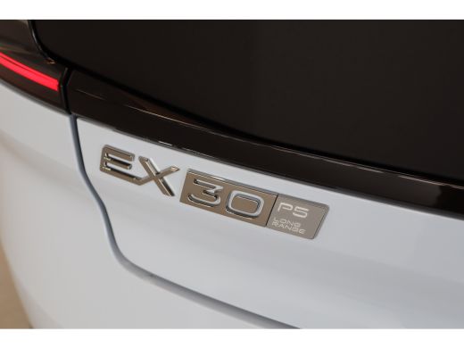Volvo  EX30 P5 Long Range 272PK Europa Plus 69kWh | Getint Glas | Power Seats | Stoelverw | HK Audio | Achter... ActivLease financial lease