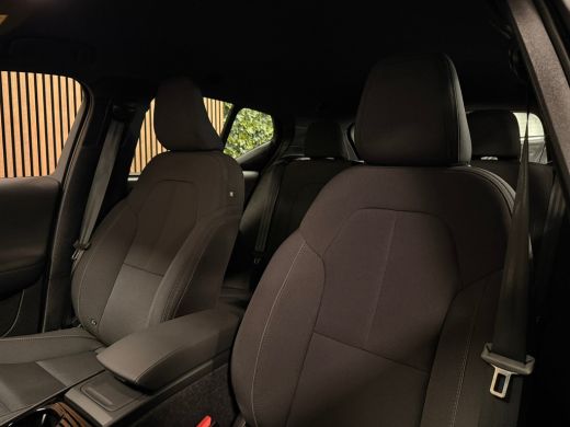 Volvo  EX40 Recharge Single Motor Core 69 kWh | Trekhaak | All Season Banden | Stoel en Stuurwielverwarming |... ActivLease financial lease