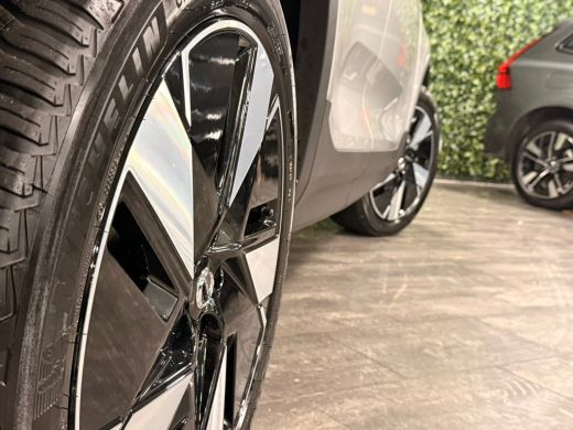 Volvo  EX40 Recharge Single Motor Core 69 kWh | Trekhaak | All Season Banden | Stoel en Stuurwielverwarming |... ActivLease financial lease