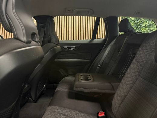 Volvo  V60 B3 Essential Edition | All Season Banden | Cruise Control | Google Infotainment | Parkeersensoren... ActivLease financial lease