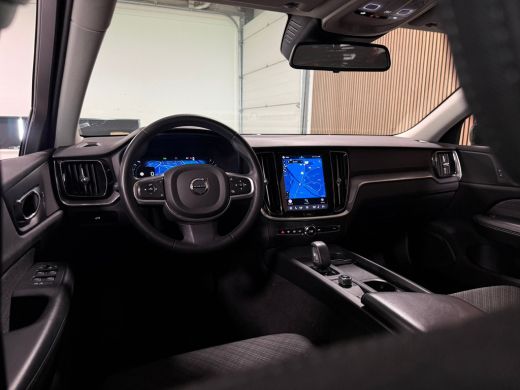 Volvo  V60 B3 Essential Edition | All Season Banden | Cruise Control | Google Infotainment | Parkeersensoren... ActivLease financial lease