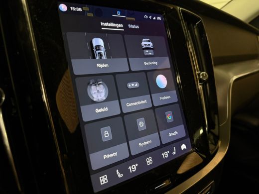 Volvo  V60 B3 Essential Edition | All Season Banden | Cruise Control | Google Infotainment | Parkeersensoren... ActivLease financial lease