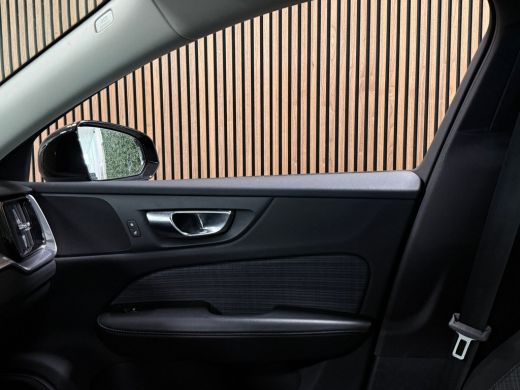 Volvo  V60 B3 Essential Edition | All Season Banden | Cruise Control | Google Infotainment | Parkeersensoren... ActivLease financial lease