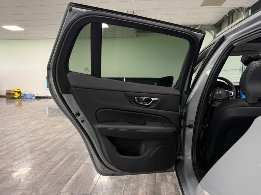 Volvo  V60 T6 AWD Recharge Ultra Dark | Trekhaak | Schuifdak | Head-Up Display | Harman Kardon | Adaptieve C... ActivLease financial lease