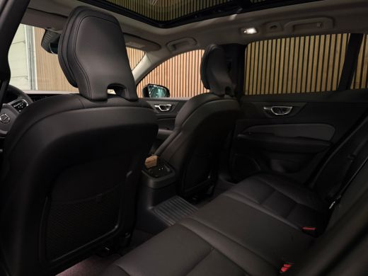 Volvo  V60 T6 AWD Recharge Ultra Dark | Trekhaak | Schuifdak | Head-Up Display | Harman Kardon | Adaptieve C... ActivLease financial lease