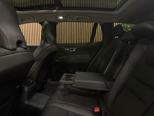 Volvo  V60 T6 AWD Recharge Ultra Dark | Trekhaak | Schuifdak | Head-Up Display | Harman Kardon | Adaptieve C... ActivLease financial lease