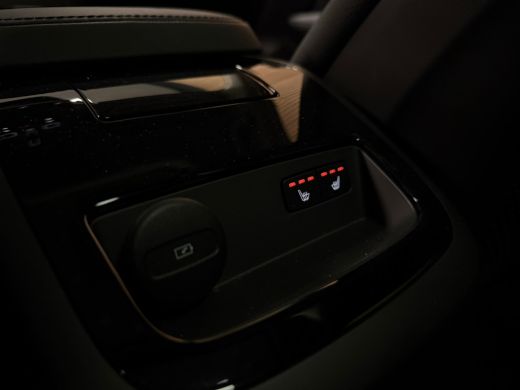 Volvo  V60 T6 AWD Recharge Ultra Dark | Trekhaak | Schuifdak | Head-Up Display | Harman Kardon | Adaptieve C... ActivLease financial lease