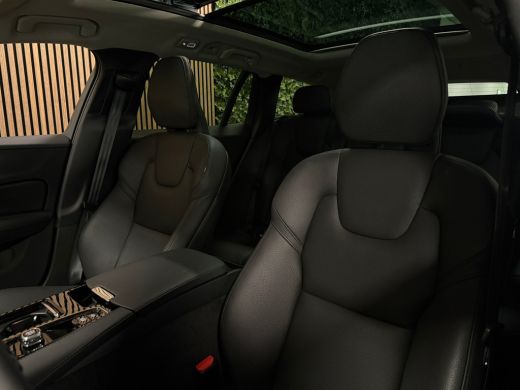 Volvo  V60 T6 AWD Recharge Ultra Dark | Trekhaak | Schuifdak | Head-Up Display | Harman Kardon | Adaptieve C... ActivLease financial lease