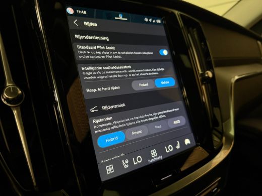 Volvo  V60 T6 AWD Recharge Ultra Dark | Trekhaak | Schuifdak | Head-Up Display | Harman Kardon | Adaptieve C... ActivLease financial lease