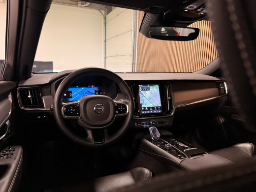 Volvo  V90 T8 AWD Plus Dark Long Range | Schuifdak | Harman Kardon | 455pk | Adaptieve Cruise Control | Stoe... ActivLease financial lease