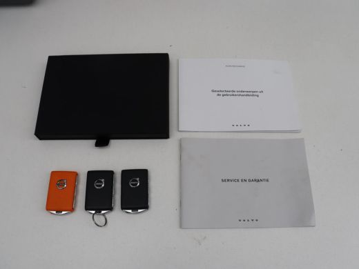 Volvo  XC40 | SOH 97.1% | Trekhaak | Panoramadak | Leder/alcantara | Stuur/stoel verwarming | Park assit | Ca... ActivLease financial lease