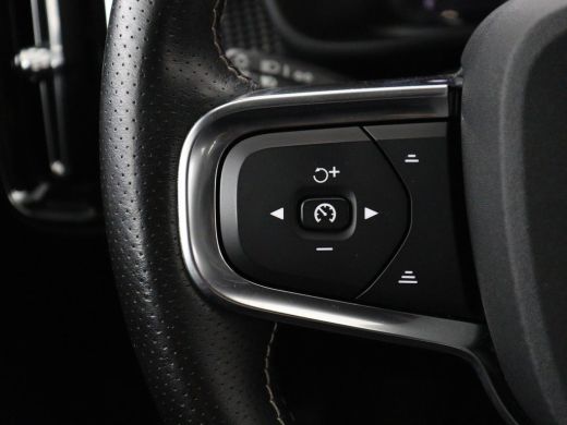 Volvo  XC40 | SOH 97.1% | Trekhaak | Panoramadak | Leder/alcantara | Stuur/stoel verwarming | Park assit | Ca... ActivLease financial lease
