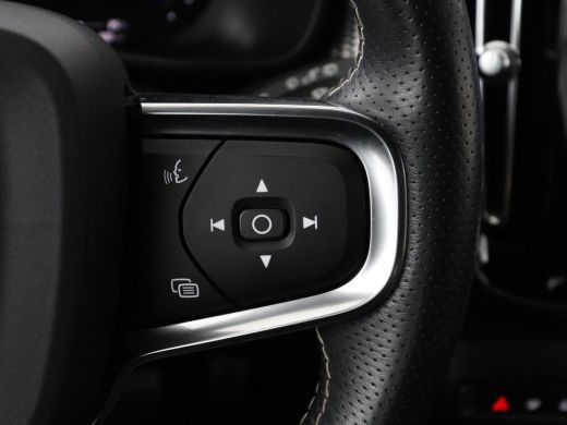 Volvo  XC40 | SOH 97.1% | Trekhaak | Panoramadak | Leder/alcantara | Stuur/stoel verwarming | Park assit | Ca... ActivLease financial lease