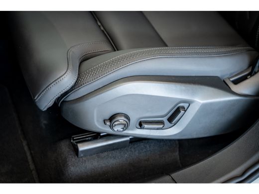 Volvo  XC60 T6 350PK AWD Plus | Pano-dak | 360&deg; | Head Up Display | Trekhaak | All season ActivLease financial lease