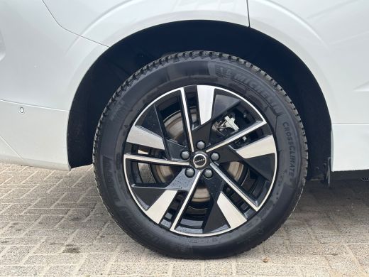 Volvo  XC60 T6 350PK AWD Plus | Pano-dak | 360&deg; | Head Up Display | Trekhaak | All season ActivLease financial lease