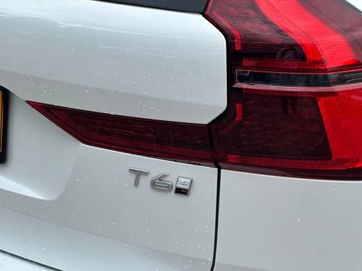 Volvo  XC60 T6 350PK AWD Plus | Pano-dak | 360&deg; | Head Up Display | Trekhaak | All season ActivLease financial lease